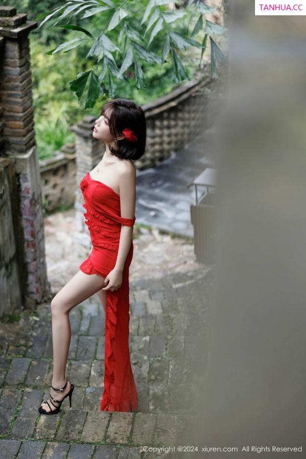 陈芝 芝芝Booty [XiuRen]高清写真图 2024.11.14 No.9449 徐莉芝Booty 黑丝美腿第4张图片